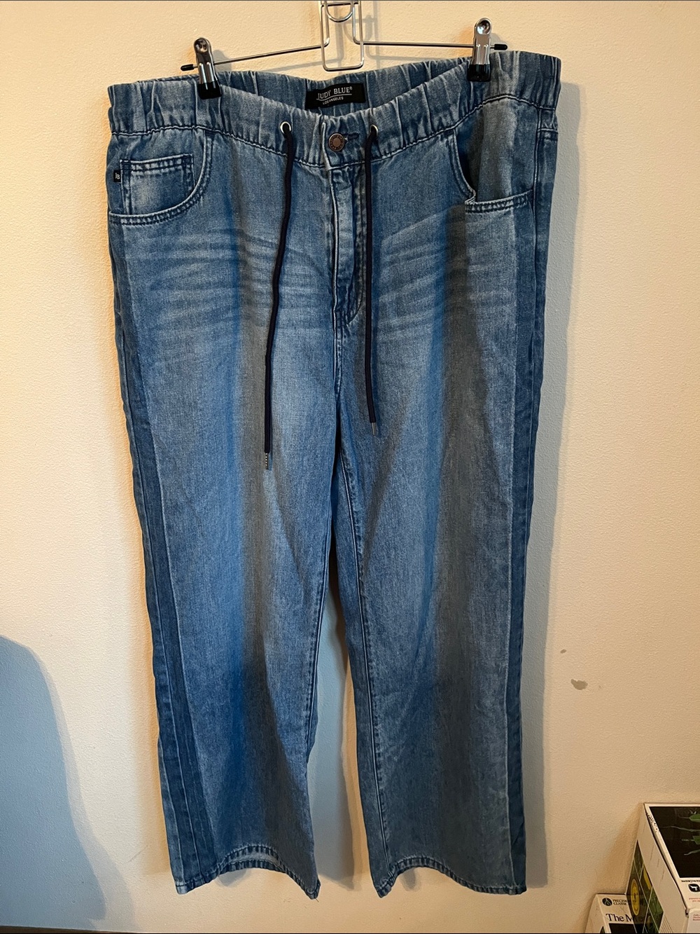 Judy Blue Medium Light Blue Cropped Denim Jeans 15/32 - Picture 3 of 5